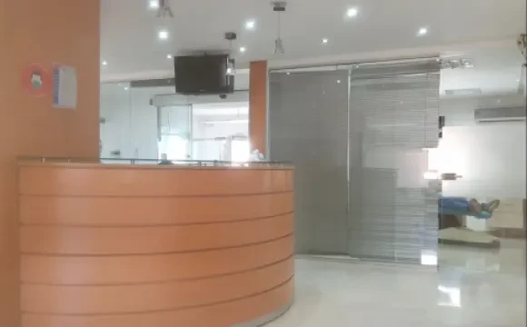 Dr Laouinate Mustapha, Chirurgien-dentiste