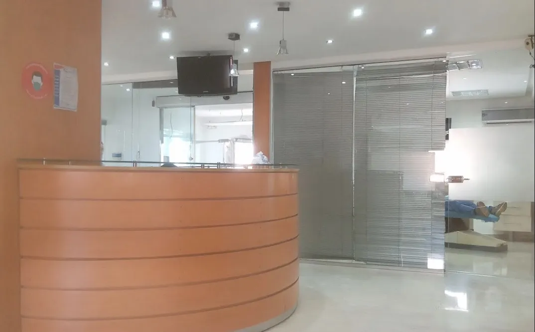 Dr Laouinate Mustapha, Chirurgien-dentiste
