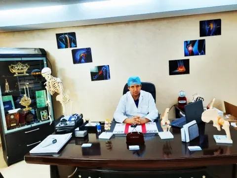 Dr Driss Loudyi — Chirurgien orthopédiste