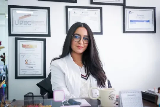 Dr Kenza Mitak, Médecine esthétique