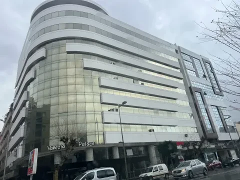Dr Fatima Azelmat, Chirurgien-dentiste