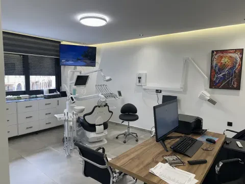 Centre Dentaire Dr Ahmed Elkohen - Dentiste
