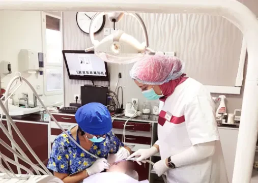Dr Mona El Ouadili Chraibi - Médecin Dentiste