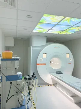 Dr Lamya Diouri, Radiologue