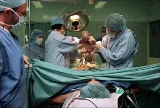 Dr Kamal Osman - Gynécologue Obstétricien