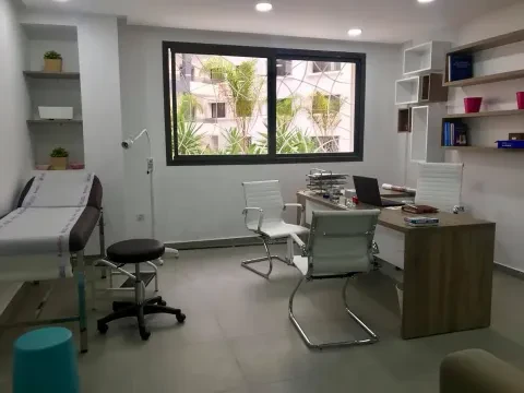 Dr Zineb Lahlou — Chirurgien vasculaire