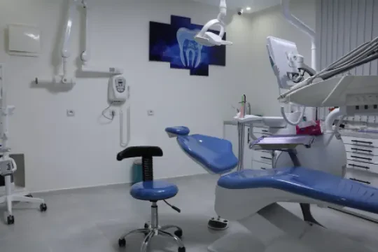 Dr Karim Haoussi, Dentiste