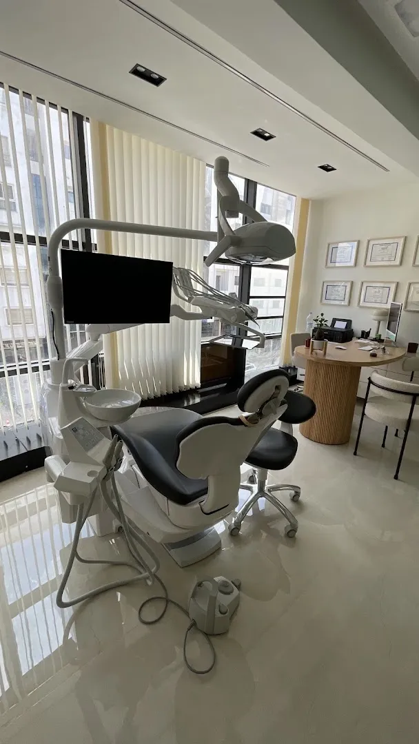 Oracare Centre Dentaire - Dr Yassmine Harif