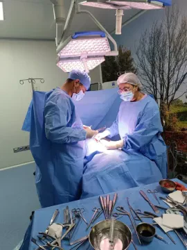 Professeur Achouri, Neurochirurgien