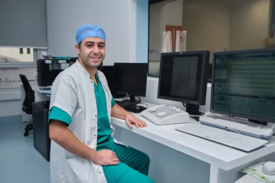 Dr Taous Hamza — Chirurgien vasculaire