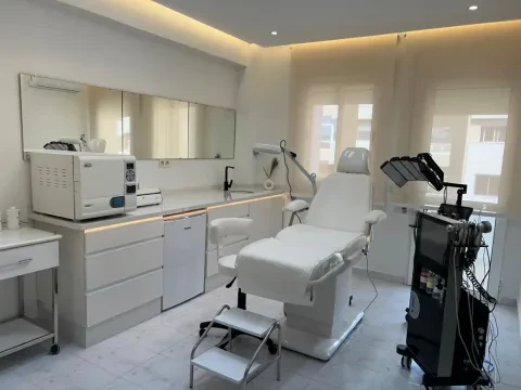 د. ايت خابا شيماء - عيادة الأمراض الجلدية والطب التجميلي