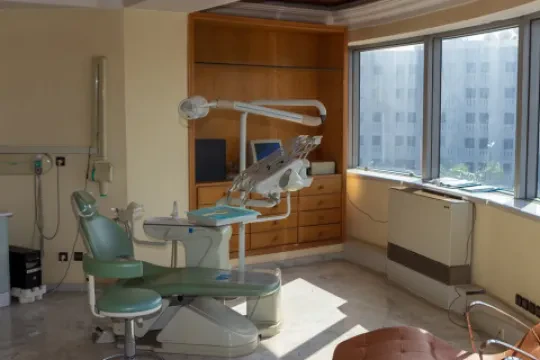Dr Zouak's Implants & Hollywood Smile
