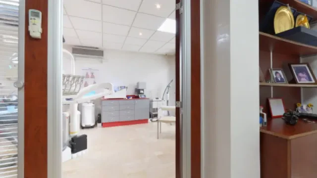 Dr Mohamed Benchekroun - Cabinet d'Implant et d'Esthétique Dentaire