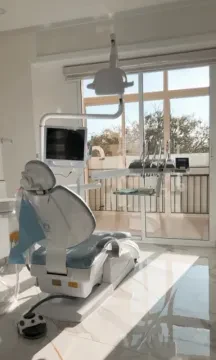 مركز سان فرانسيسكو لطب الأسنان - د. وئام بوزيان