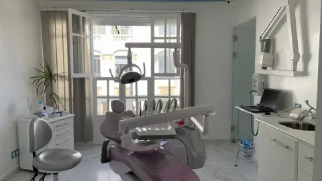 Dr Hafsa Khabbach Dentiste