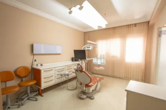 Dr Abdellah Laenser — Chirurgien-dentiste