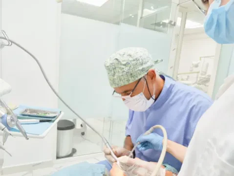 Dr. Sqalli Khalid