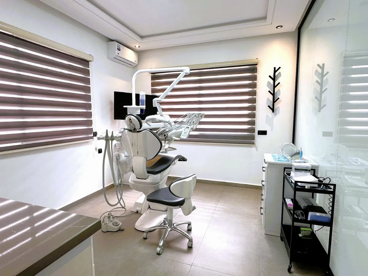 Centre Dentaire Bliss - Dr Belhouari Badr et Dr Benlaqlib Laila