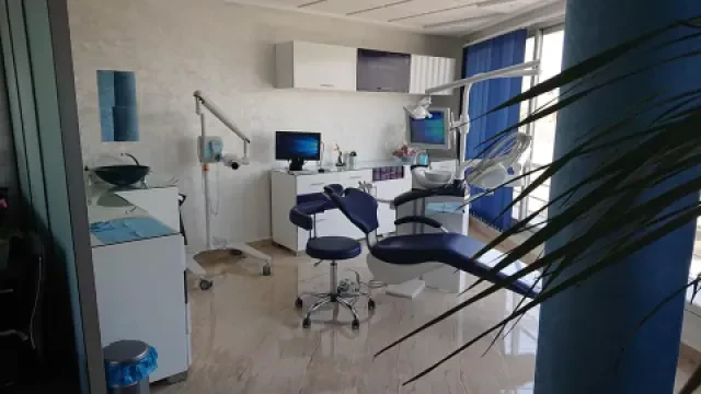 عيادة الدكتور ياسر هواري لطب الأسنان