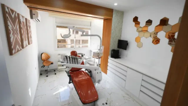 Dr Amal Sabia - Chirurgien-dentiste