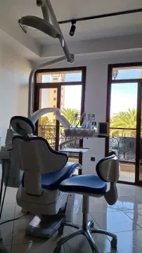Dr Soumia Ghezoui, Chirurgien-dentiste