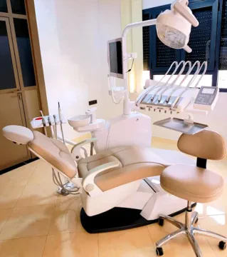 Dr Zakaria Idrissi, Chirurgien-dentiste