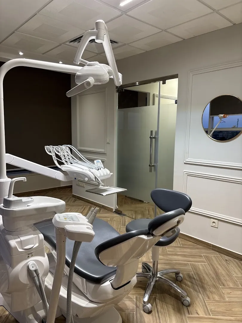 Dr Akfas Oumayma - Chirurgien-dentiste