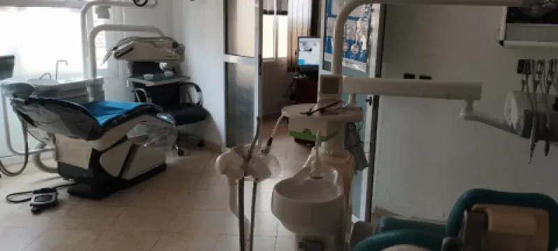 Dr Kamal Oudebji — Dentiste