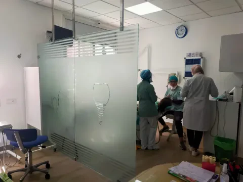Dr Bouzrour Karima - Chirurgien-dentiste