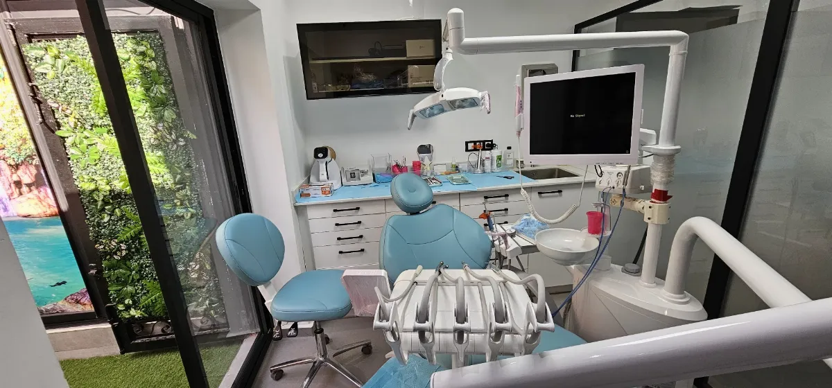 Dr. Benslimane Wafâa - Dentiste