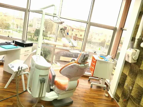Dr. Azal Hafsa — Orthodontiste