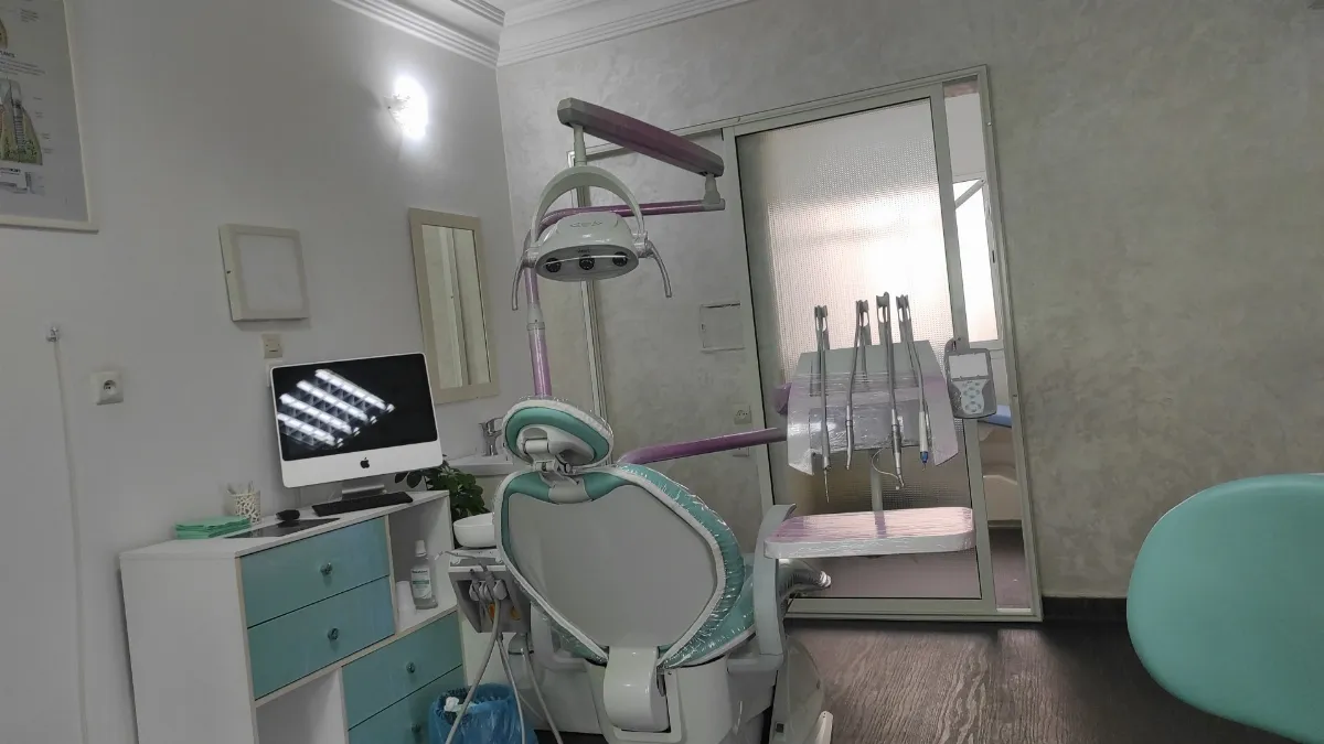 Dr Hala Abouelhaja (dentiste)