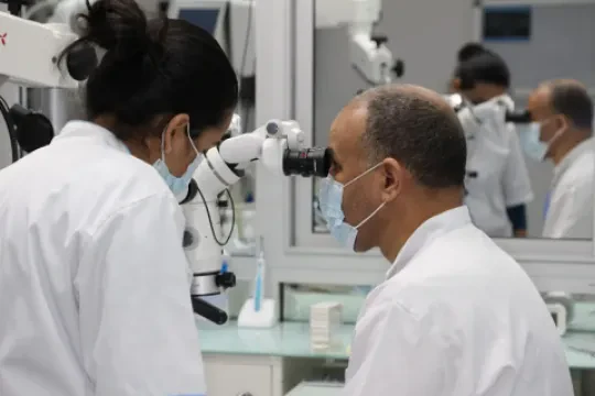 Dr Abderrahim Bssissil - Chirurgien-dentiste