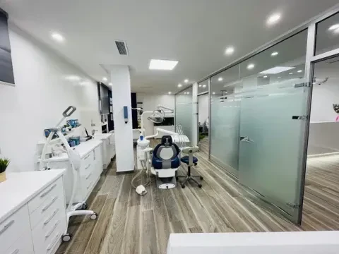 Dr Hinde Zeryouhi - Orthodontiste
