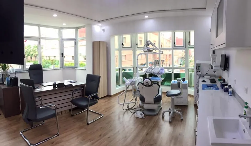 Dr. Saâd Zeryouhi, Chirurgien-dentiste