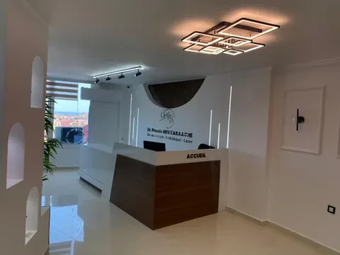 Dr Mounia Ben Karaache, Dermatologue