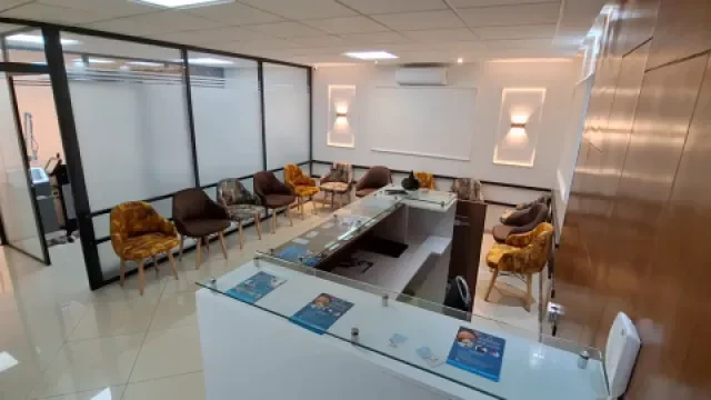 Dr Layla Zeriouh - Dermatologue
