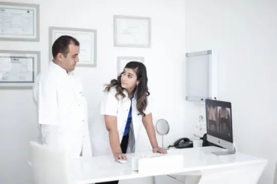 Dr Benfdil Younes, Gynécologue