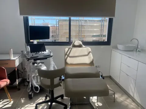 Dr BOUAB Maryem - Gynécologue Obstétricien
