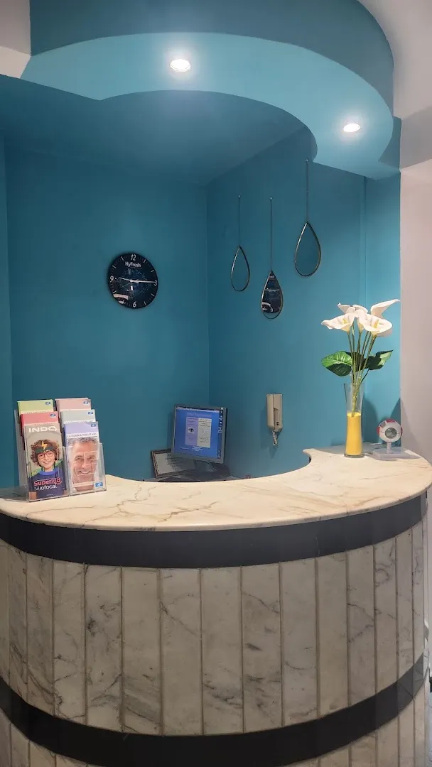 Dr Noureddine Benbouzid et Dr Asmaa Benbouzid — Ophtalmologues