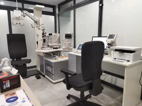 Dr Khachane Abdelhamid - Ophtalmologue