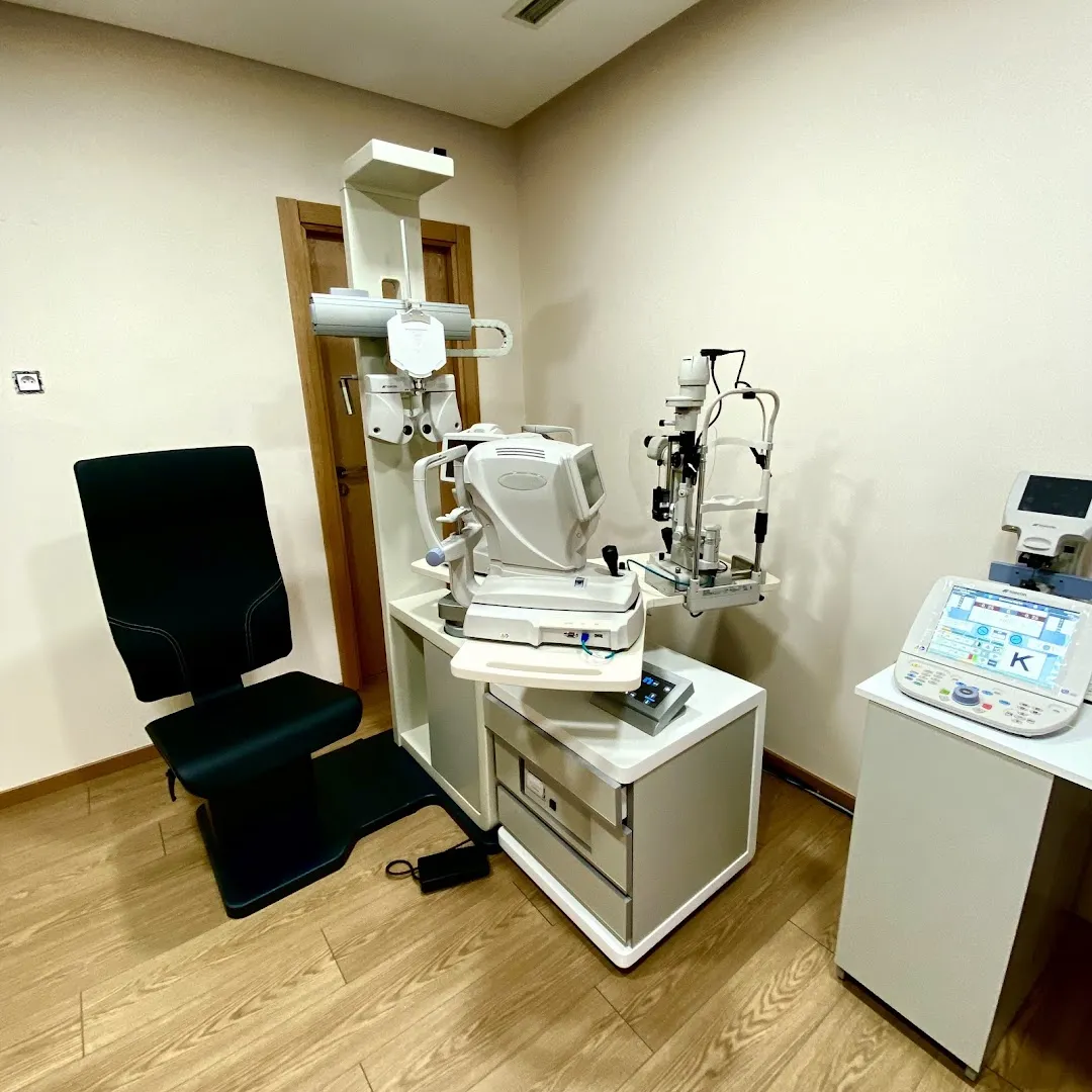 Dr Benotmane Fatim Ezohra - Ophtalmologue