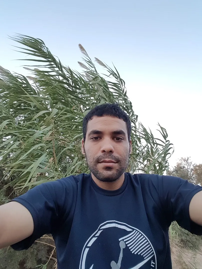 د. العربي معكول - جراح الأعصاب
