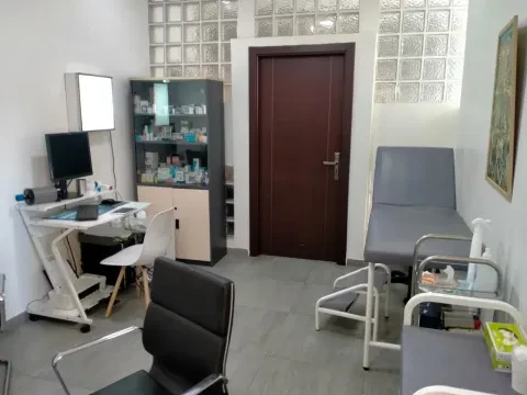 Dr Amrani Henchi Saida