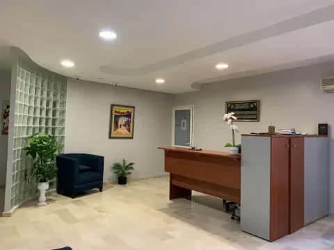 Dr Loubna Kabbaj — Hépato-gastro-entérologue