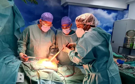 Dr Zaidi, Traumatologue