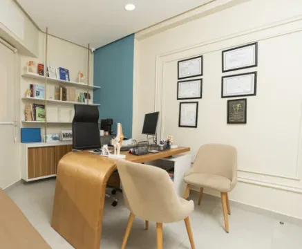 Dr OUAKRIM Redouane, Cabinet de Traumatologie-orthopédie Témara