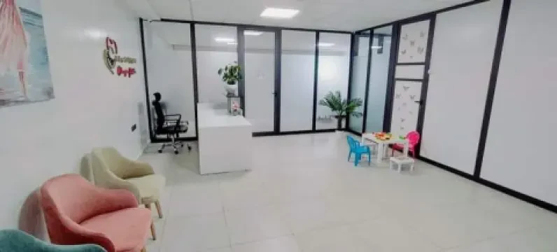 Dr Mariam Oueld El Hachemi, Pédiatre
