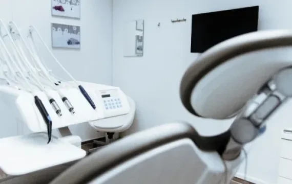 Dr Khalil Khlifi - Chirurgien-dentiste