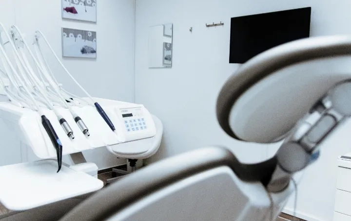 Dr Khalil Khlifi - Chirurgien-dentiste